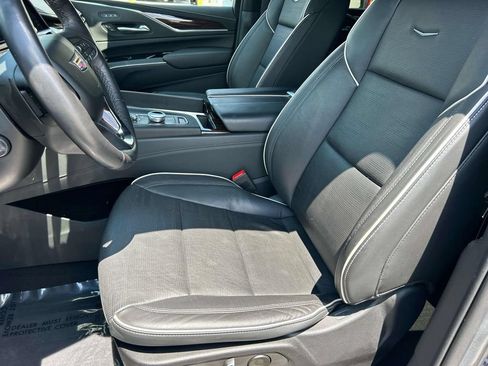 Certified 2023 Cadillac Escalade ESV Premium Luxury AWD/4WD image 30
