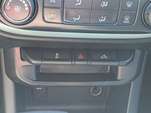 Used 2016 Chevrolet Colorado LT w/ LT Convenience Package RWD image 26