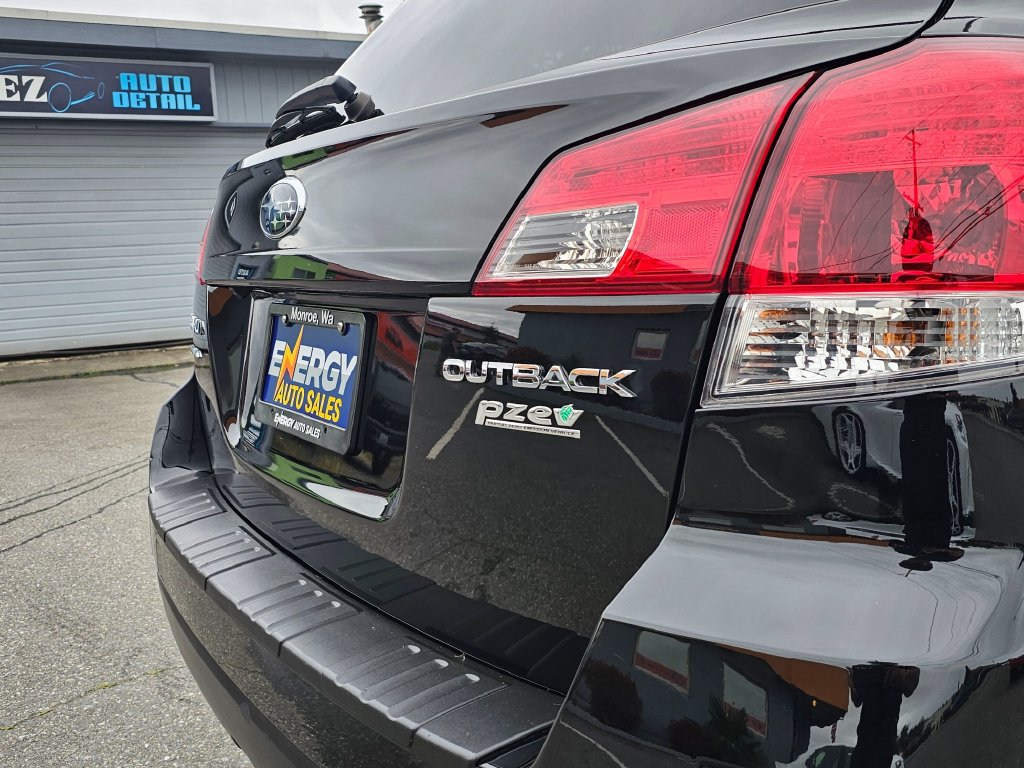 Used 2012 Subaru Outback 2.5i Limited AWD/4WD image 16
