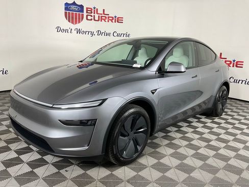 Used 2026 Tesla Model Y Long Range image 7