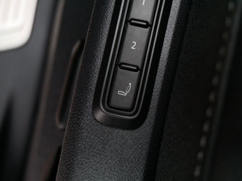 Certified 2025 Volkswagen Atlas SEL Premium R-Line image 35