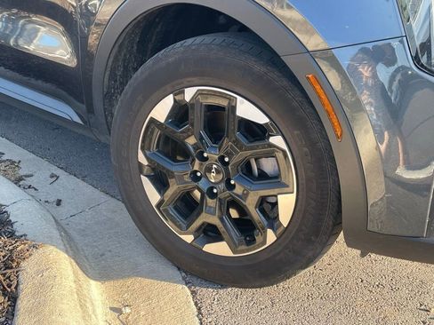 Certified 2024 Kia Sorento S w/ Panoramic Sunroof Package image 9