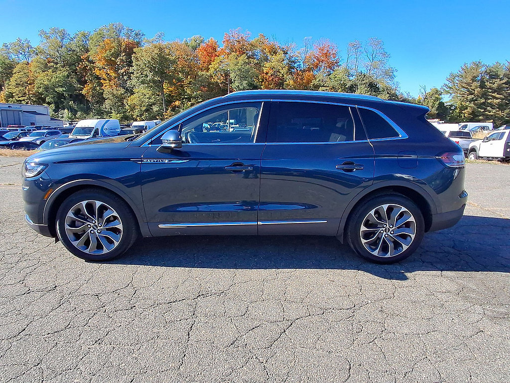 Used 2023 Lincoln Nautilus Reserve AWD/4WD image 5