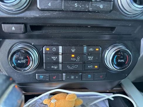 Used 2018 Ford F150 Lariat w/ Equipment Group 502A Luxury AWD/4WD image 38