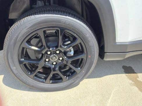 New 2026 Jeep Compass Latitude AWD/4WD image 25