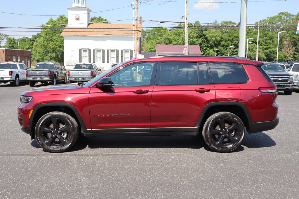 Used 2024 Jeep Grand Cherokee L Altitude AWD/4WD image 18