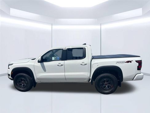 Used 2026 Nissan Frontier PRO-4X AWD/4WD image 2