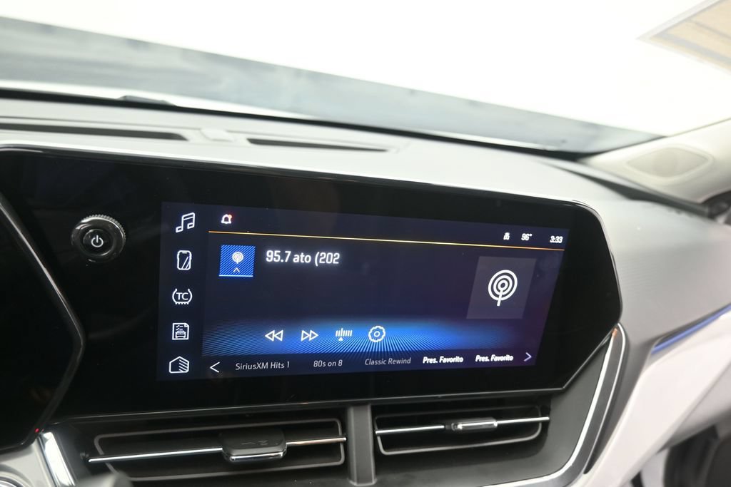 Used 2025 Chevrolet Trax LT FWD image 13