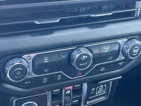 New 2026 Jeep Gladiator Sport image 19