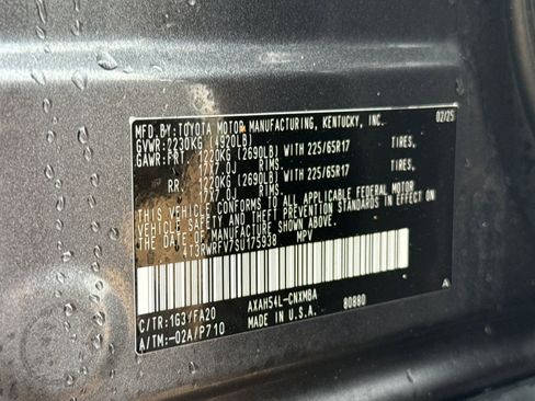 Certified 2025 Toyota RAV4 XLE image 36