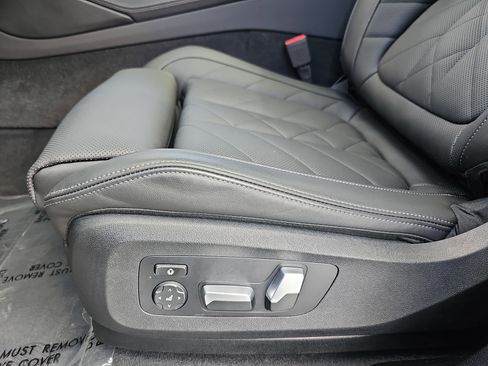 Used 2023 BMW X6 xDrive40i w/ Premium Package image 29