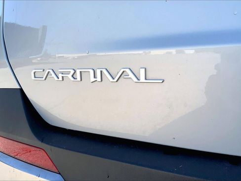 Used 2025 Kia Carnival SX FWD image 32