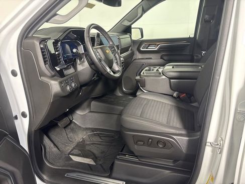 Used 2023 Chevrolet Silverado 1500 LT image 14