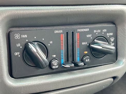 Used 2003 Buick Century Custom w/ Preferred Equipment Group 1SB FWD image 33
