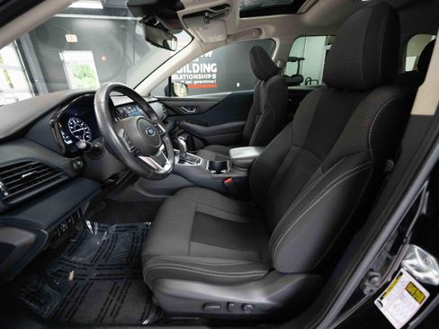 Used 2023 Subaru Outback Premium AWD/4WD image 9