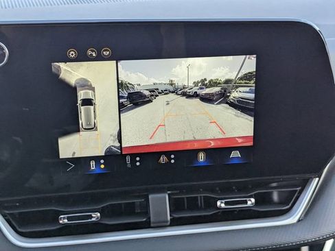 New 2025 Chevrolet Equinox LT w/ Safety and Technology Package image 14