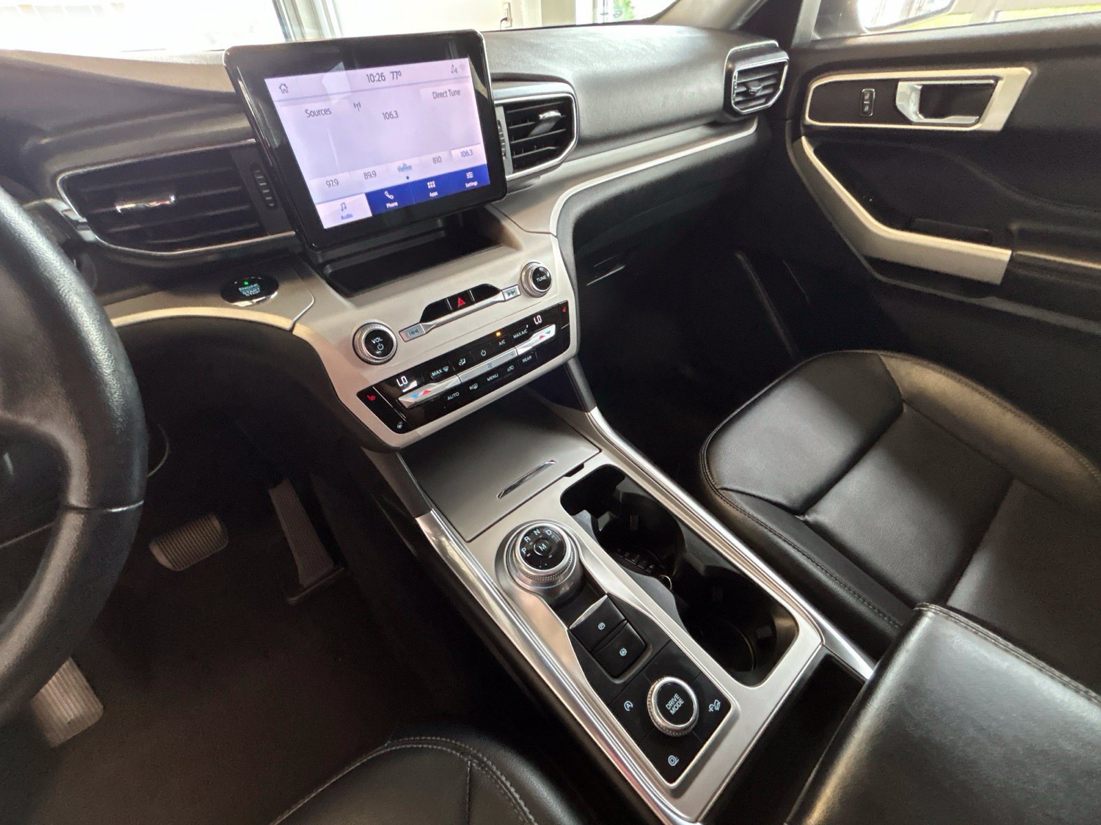 Used 2020 Ford Explorer XLT w/ Equipment Group 202A AWD/4WD image 23