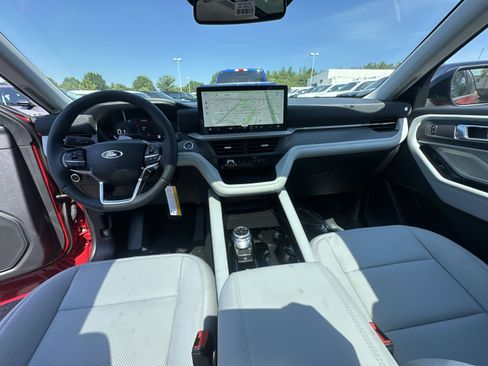 New 2026 Ford Explorer Platinum w/ LUX Leather Package AWD/4WD image 31