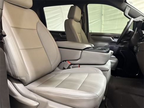 Used 2024 Chevrolet Silverado 2500 LT w/ Convenience Package image 28