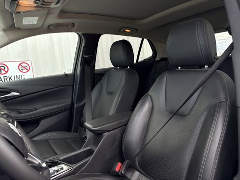 Used 2023 Buick Encore GX Essence w/ Experience Buick Package image 7