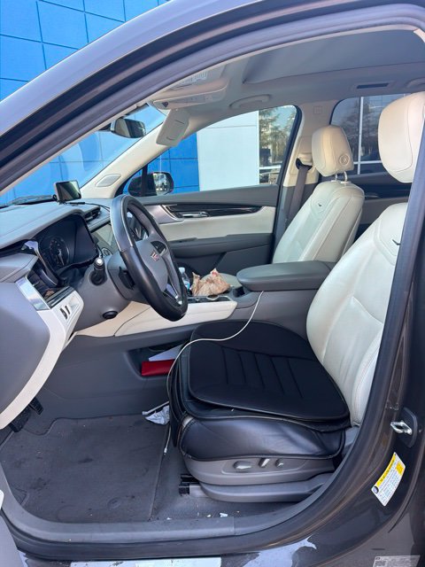 Used 2020 Cadillac XT6 Premium Luxury FWD image 8