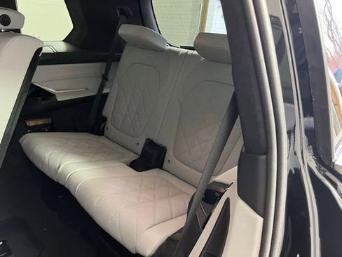 New 2026 BMW X7 xDrive40i w/ Premium Package image 15