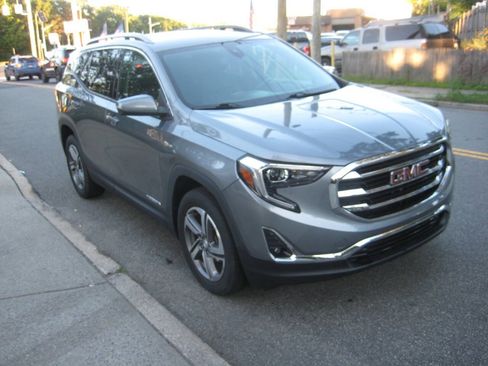 Used 2020 GMC Terrain SLT w/ Preferred Package AWD/4WD image 2