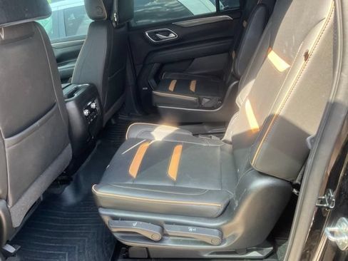 Used 2022 GMC Yukon XL AT4 AWD/4WD image 8