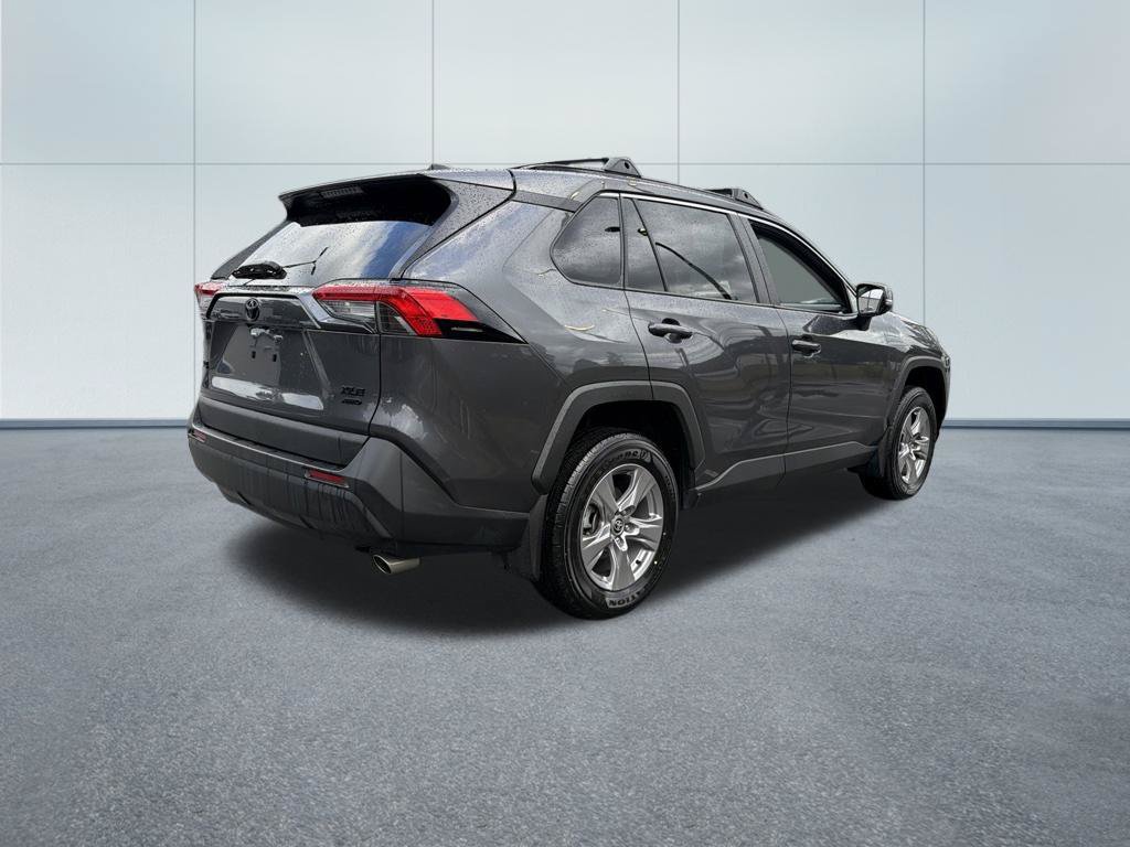 Used 2025 Toyota RAV4 XLE AWD/4WD image 5
