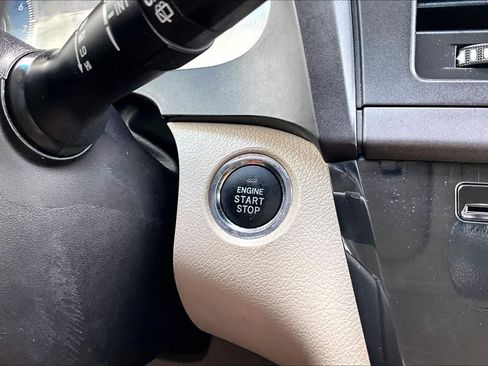 Used 2016 Toyota Sienna XLE w/ XLE Navigation Package FWD image 34