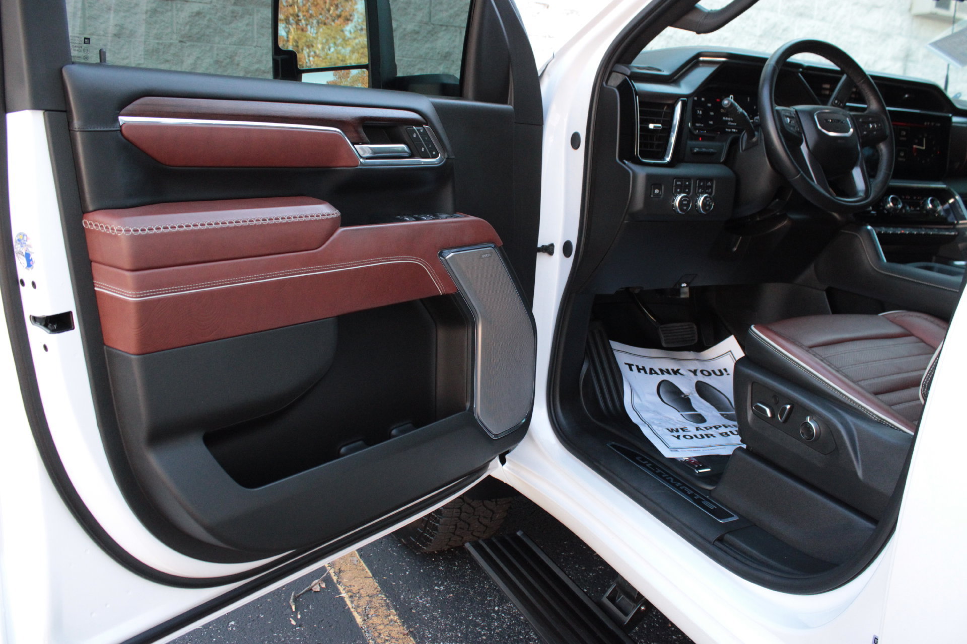 Used 2024 GMC Sierra 2500 Denali Ultimate w/ Max Trailering Package AWD/4WD image 12