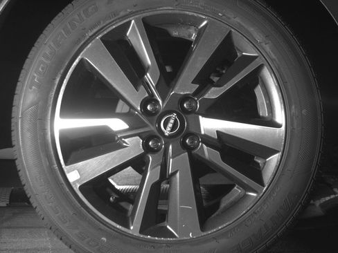 Used 2025 Nissan Versa SV image 15