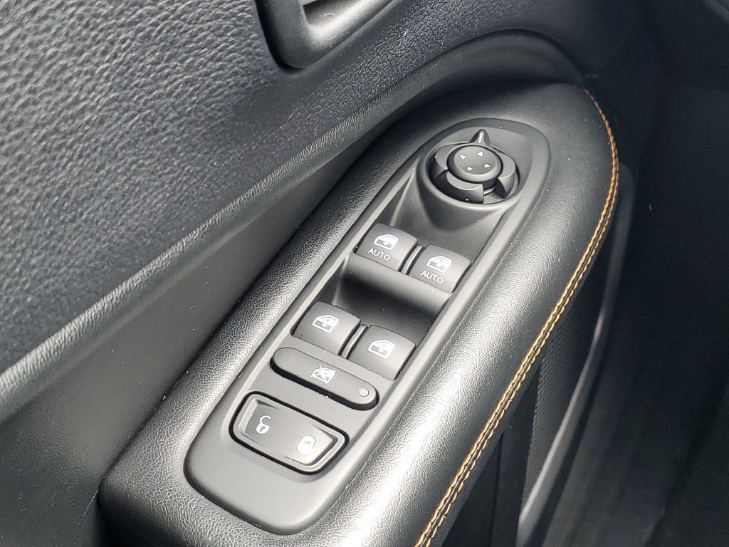 Used 2018 Jeep Compass Limited w/ Navigation Group AWD/4WD image 17