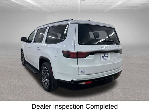Used 2024 Jeep Wagoneer Series II w/ Convenience Group I AWD/4WD image 9