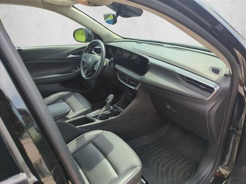 Used 2025 Buick Encore GX Avenir w/ Avenir Technology Package FWD image 22