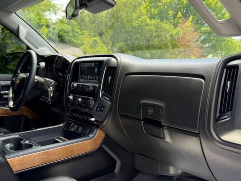 Used 2019 Chevrolet Silverado 2500 LTZ w/ Duramax Plus Package AWD/4WD image 26