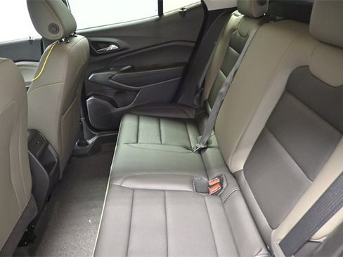 New 2025 Chevrolet Trax ACTIV w/ Driver Confidence Package image 11