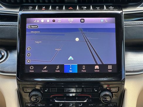 Used 2022 Jeep Grand Cherokee L Limited image 21