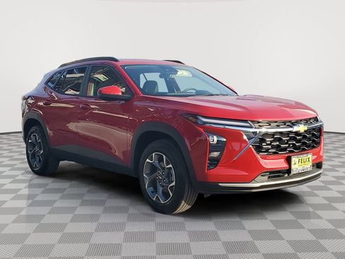 New 2026 Chevrolet Trax LT image 2