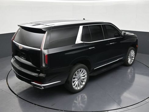 Used 2024 Cadillac Escalade Luxury RWD image 16