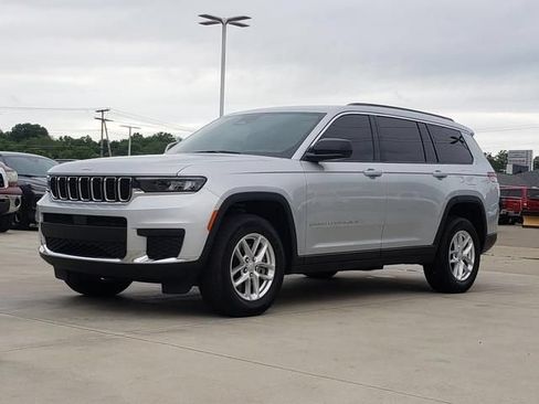Used 2024 Jeep Grand Cherokee L Laredo AWD/4WD image 9