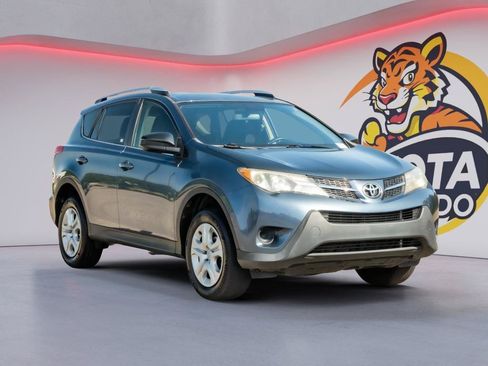 Used 2014 Toyota RAV4 LE AWD/4WD image 3