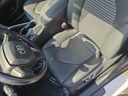 Used 2024 Toyota Camry SE FWD image 14