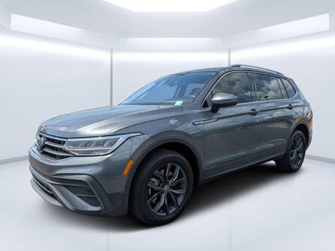 Certified 2023 Volkswagen Tiguan SE image 7