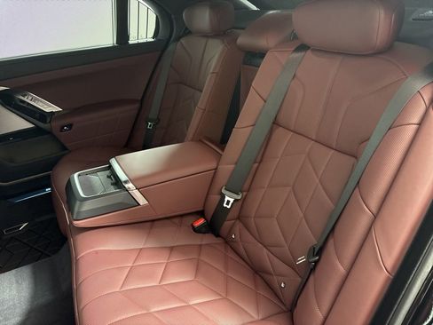 New 2025 BMW 740i 740i w/ Premium Package image 30