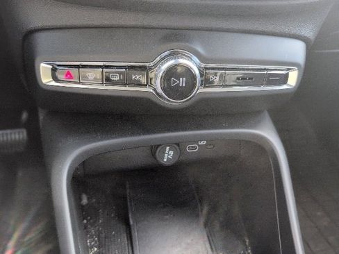 Used 2023 Volvo XC40 B5 Plus w/ Driver Assist Package image 25