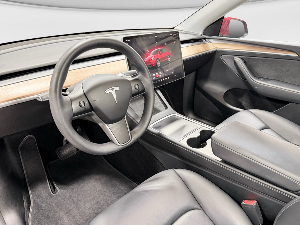 Used 2024 Tesla Model Y Long Range AWD/4WD image 16