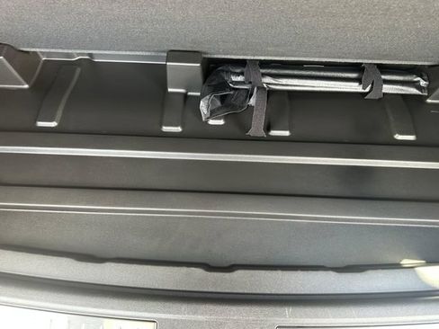 Used 2025 GMC Yukon AT4 w/ AT4 Premium Plus Package AWD/4WD image 25