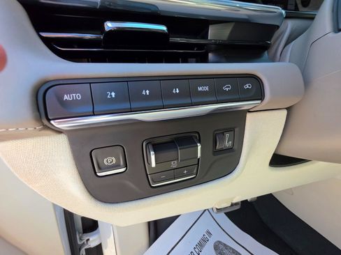 Used 2022 Cadillac Escalade ESV Sport Platinum w/ LPO, ONYX Package AWD/4WD image 15
