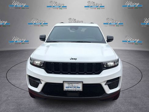 New 2025 Jeep Grand Cherokee 4WD image 8